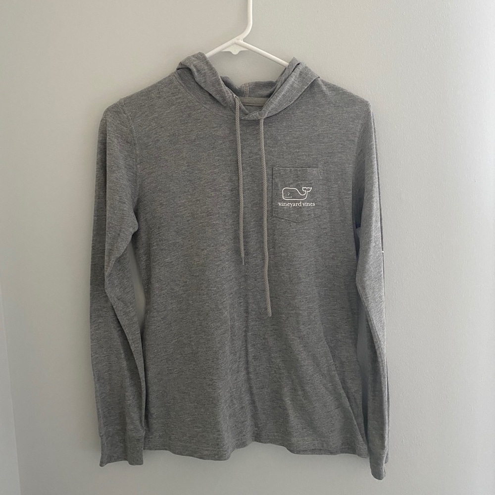 Women’s Hooded Vineyard Vines Tee